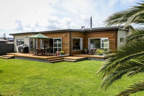 Photo of property in 9 Settlers Close, Whalers Gate, New Plymouth, 4310