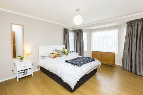 Photo of property in 4 Roband Crescent, Brown Owl, Upper Hutt, 5018