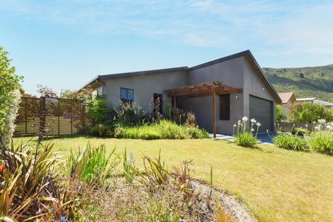 Photo of property in 8 Nautique Place, Waikawa, Picton, 7220