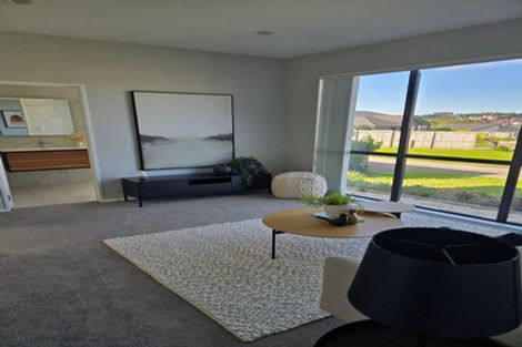 Photo of property in 27 Surf View Crescent, Red Beach, 0932