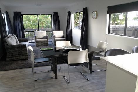 Photo of property in 1/5 Senecio Place, Weymouth, Auckland, 2103