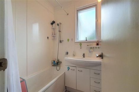 Photo of property in 82 Colwill Road, Massey, Auckland, 0614