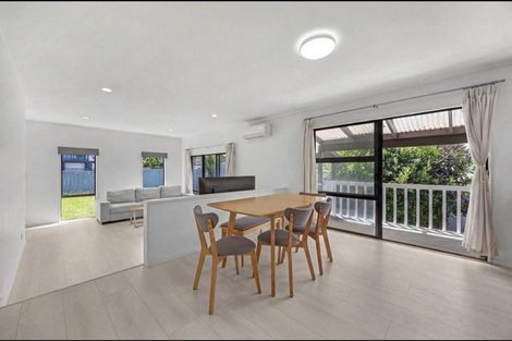 Photo of property in 49 Gosford Drive, Botany Downs, Auckland, 2010