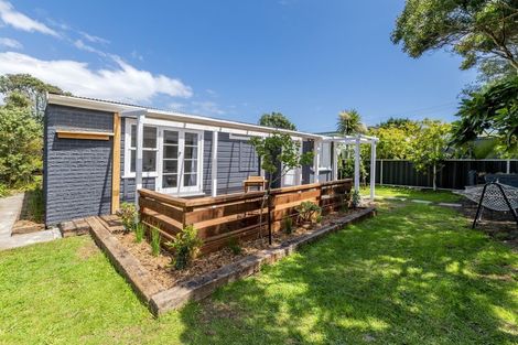 Photo of property in 14 Toi Street, Otaki Beach, Otaki, 5512