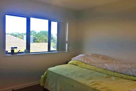 Photo of property in 9 Trotting Terrace, Fairview Heights, Auckland, 0632