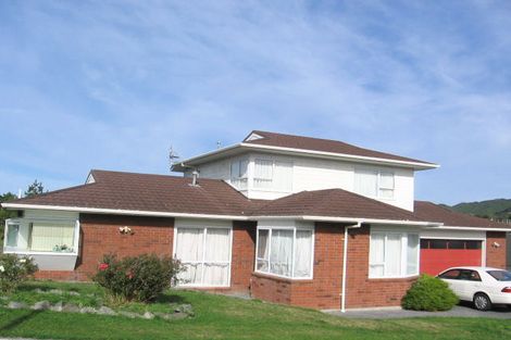 Photo of property in 6 Peter Button Place, Johnsonville, Wellington, 6037