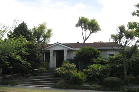 Photo of property in 8 Hillcrest Place Avonhead Christchurch City
