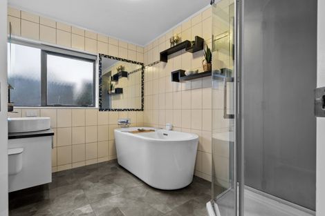 Photo of property in 6b Sheriff Place, Randwick Park, Auckland, 2105