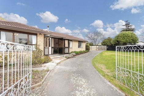 Photo of property in 32 Royal Park Drive, Parklands, Christchurch, 8083