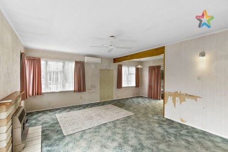 Photo of property in 18 Lowry Crescent, Stokes Valley, Lower Hutt, 5019