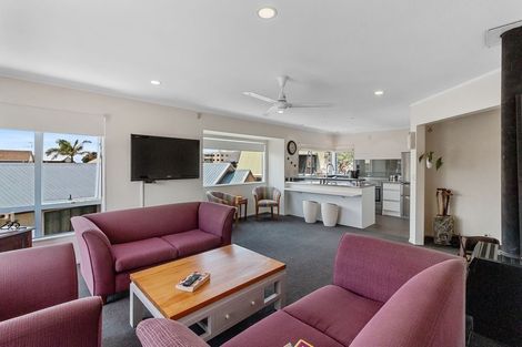 Photo of property in 4 Claxton Avenue, Pauanui, Hikuai, 3579