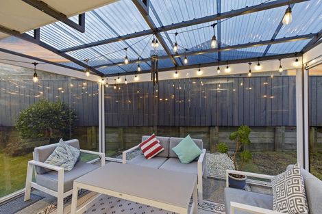 Photo of property in 20 Ronald Scott Grove, Riverstone Terraces, Upper Hutt, 5018