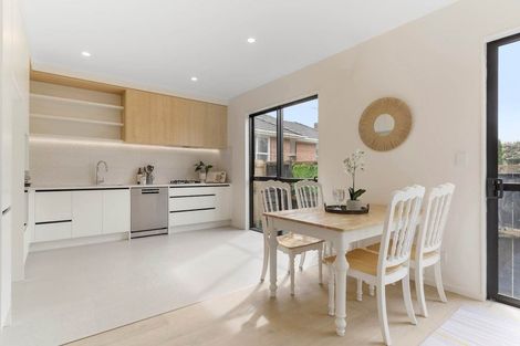 Photo of property in 48b Portadown Avenue, Pakuranga Heights, Auckland, 2010