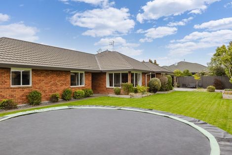 Photo of property in 4 Lourie Way, Fitzherbert, Palmerston North, 4410
