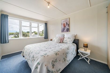 Photo of property in 38 Dimock Street, Titahi Bay, Porirua, 5022