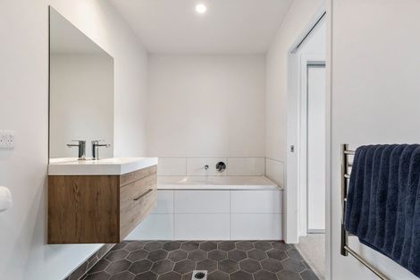 Photo of property in 66 Jack Hanley Drive, Jacks Point, Queenstown, 9371