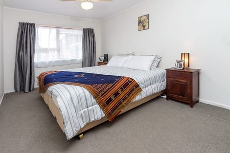 Photo of property in 2/83 Uxbridge Road, Cockle Bay, Auckland, 2014