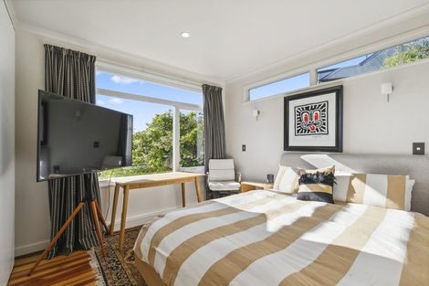 Photo of property in 33-35 Espin Crescent, Karori, Wellington, 6012