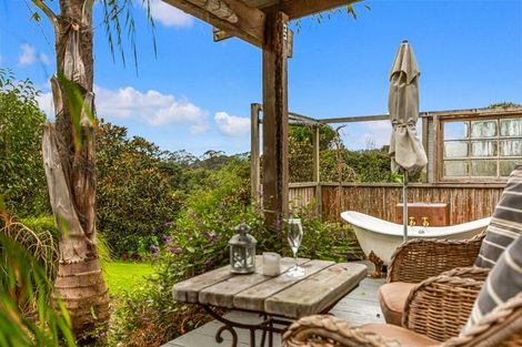 Photo of property in 70 Mahana Road, Waimauku, 0881