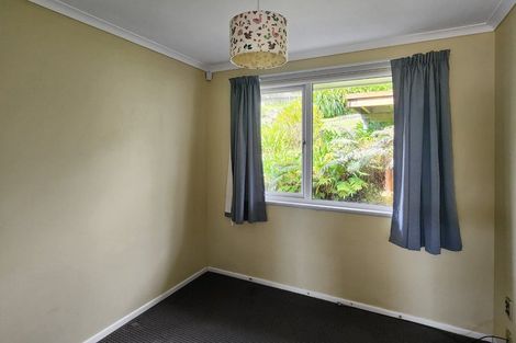 Photo of property in 35 Poto Road, Normandale, Lower Hutt, 5010