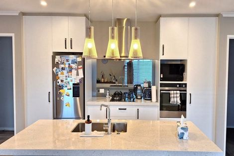 Photo of property in 19 Te Kaeaea Crescent, Wallaceville, Upper Hutt, 5018