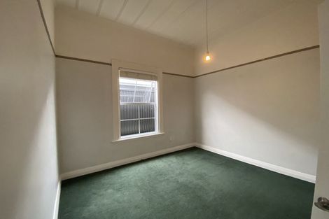 Photo of property in 25 Gilbert Street, New Plymouth, 4310