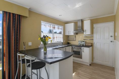 Photo of property in 8 Campion Road, Waikanae Beach, Waikanae, 5036