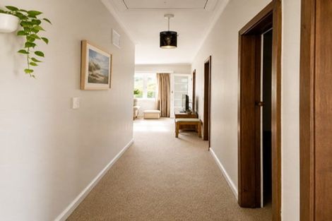 Photo of property in 66 Airlie Road, Plimmerton, Porirua, 5026