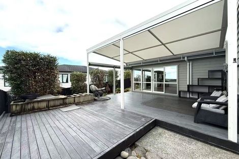 Photo of property in 240 Sturges Road, Henderson, Auckland, 0612