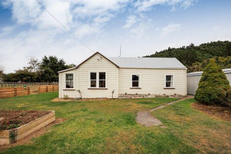 Photo of property in 1 Kereru Street, Mangaweka, 4797