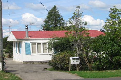 Photo of property in 28 Stottholm Road, Titirangi, Auckland, 0604