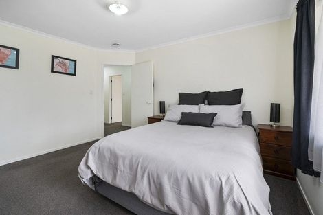 Photo of property in 71 Hillcrest Drive, Kelvin Grove, Palmerston North, 4414