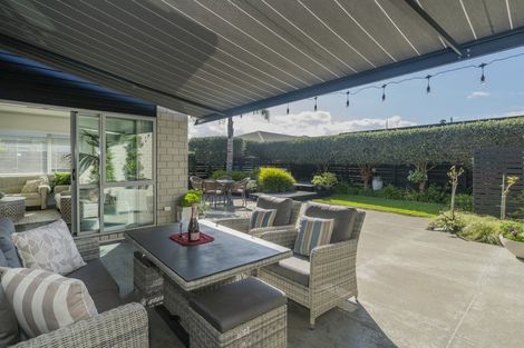 Photo of property in 10 Waitotara Way, Whitianga, 3510