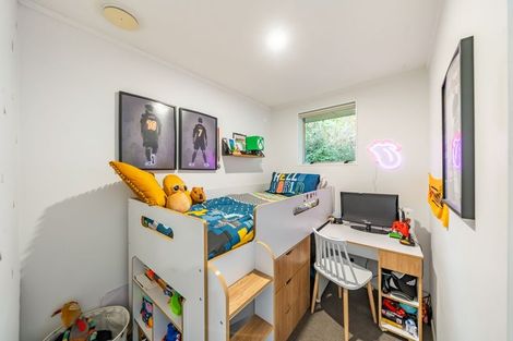 Photo of property in 1a Wyndham Road, Pinehaven, Upper Hutt, 5019