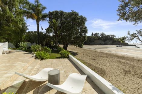 Photo of property in 2/9 The Esplanade, Castor Bay, Auckland, 0620