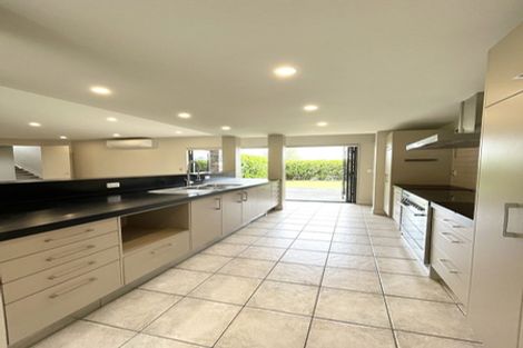 Photo of property in 10 Rangi Avenue, Schnapper Rock, Auckland, 0632