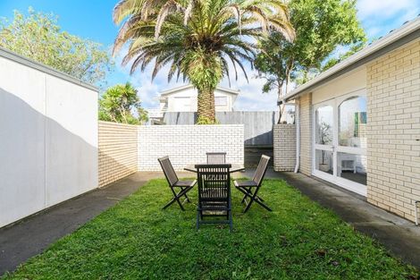 Photo of property in 28 Matuhi Rise, Henderson, Auckland, 0612