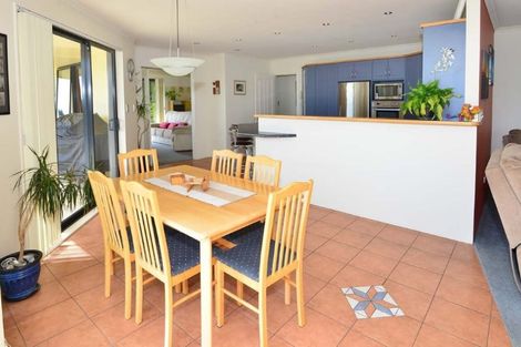 Photo of property in 10 Careen Grove, Gulf Harbour, Whangaparaoa, 0930