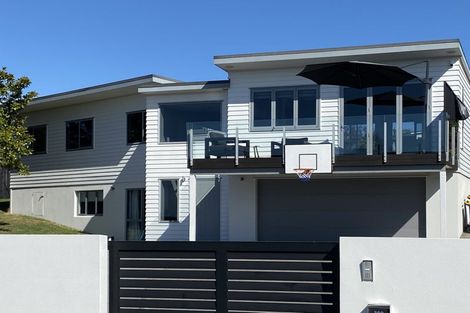 Photo of property in 560 Beach Road, Rothesay Bay, Auckland, 0630