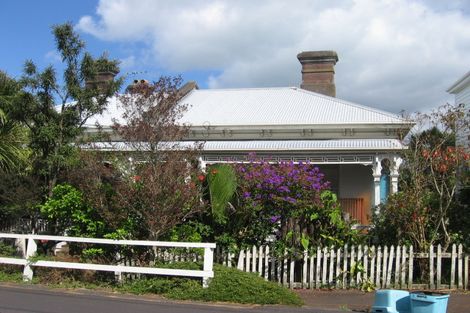 Photo of property in 24 Dedwood Terrace, Saint Marys Bay, Auckland, 1011