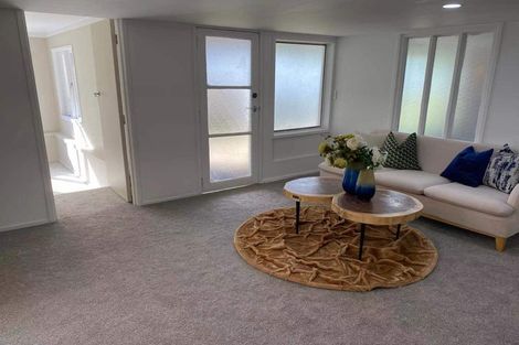 Photo of property in 48 Gladstone Road, Northcote, Auckland, 0627