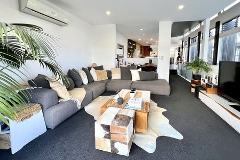 Photo of property in 16 Southworth Place, Grandview Heights, Hamilton, 3200