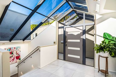 Photo of property in 10 Cadiz Lane, Mount Pleasant, Christchurch, 8081