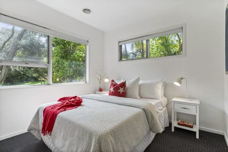 Photo of property in 1/21 Woodcote Drive, Glenfield, Auckland, 0629