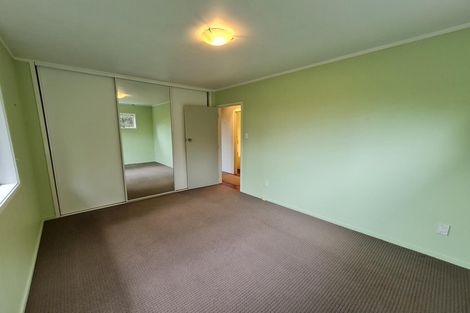 Photo of property in 66 Rauhuia Crescent, Parau, Auckland, 0604