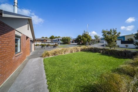 Photo of property in 3 Manuka Place, Whalers Gate, New Plymouth, 4310