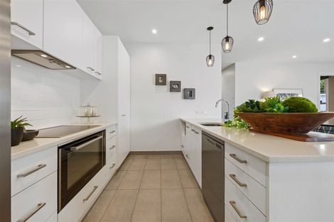 Photo of property in 1 Sunningvale Lane, Ilam, Christchurch, 8053