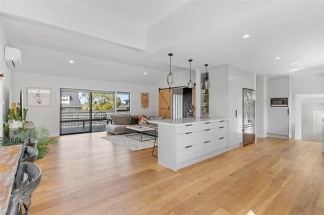 Photo of property in 1 Heaton Grove, Chatswood, Auckland, 0626