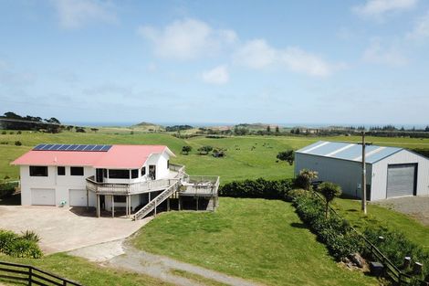 Photo of property in 106 Rehutai Road, Baylys Beach, Dargaville, 0377