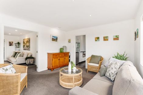 Photo of property in 11 Bank Street, Hillcrest, Auckland, 0627